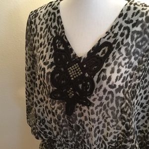 NUE OPTIONS Women’s Sheer Blouse Black and white